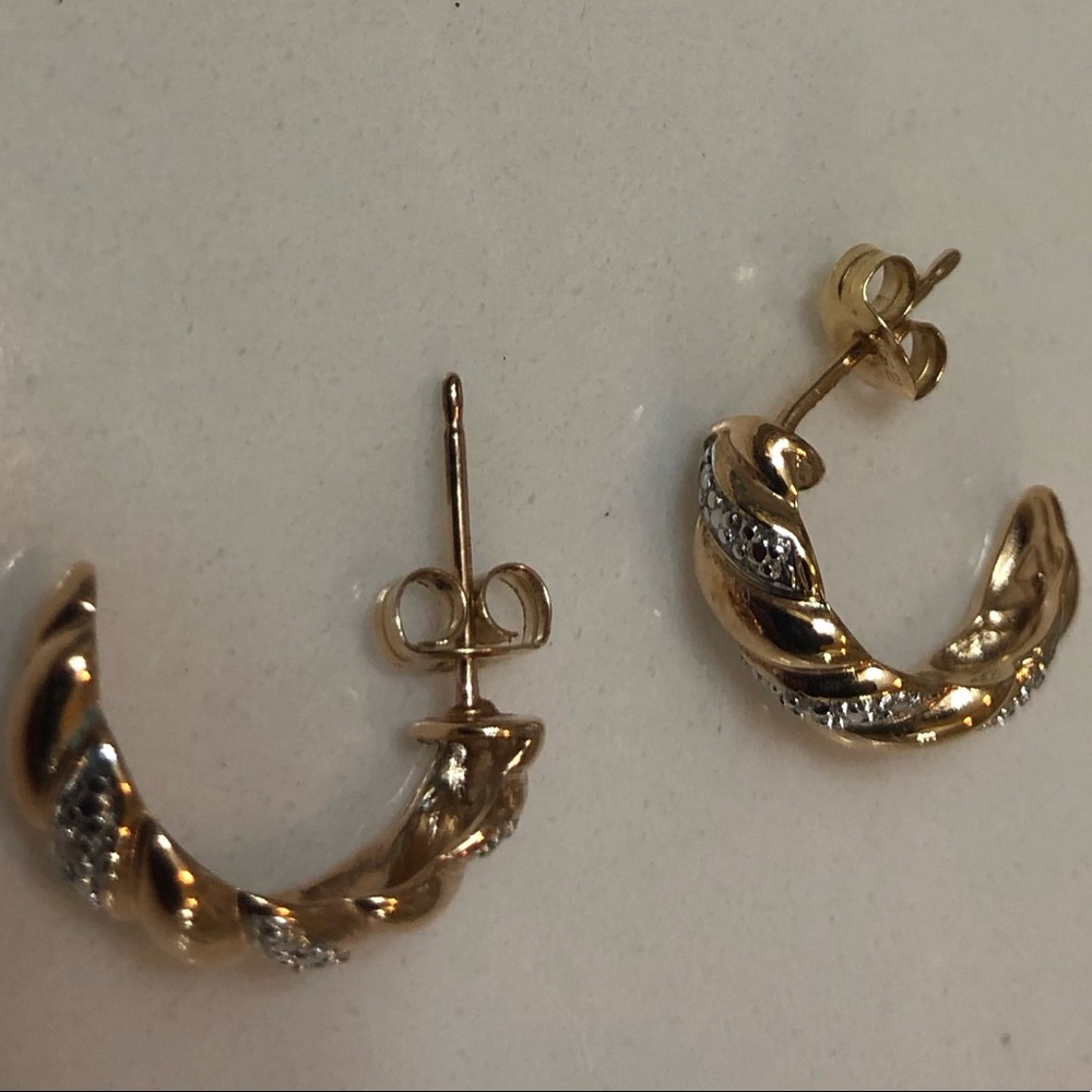 Gold plated bracelet and earrings